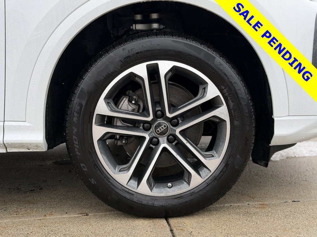 Used 2025 Audi Q5 Premium w/ Convenience Package image 8