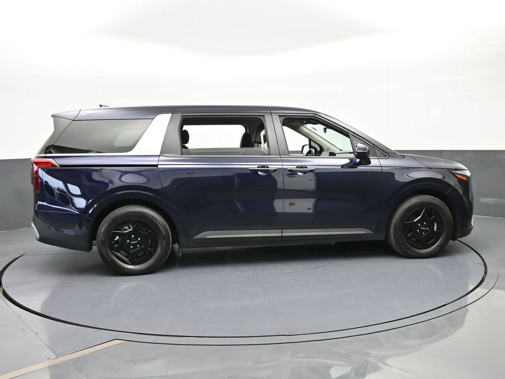 Used 2025 Kia Carnival image 7