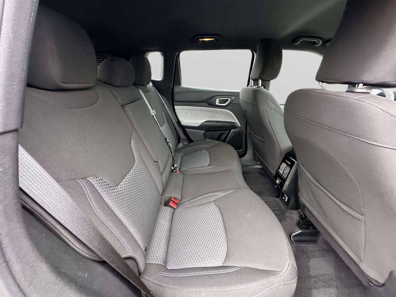 Used 2023 Jeep Compass Sport image 25