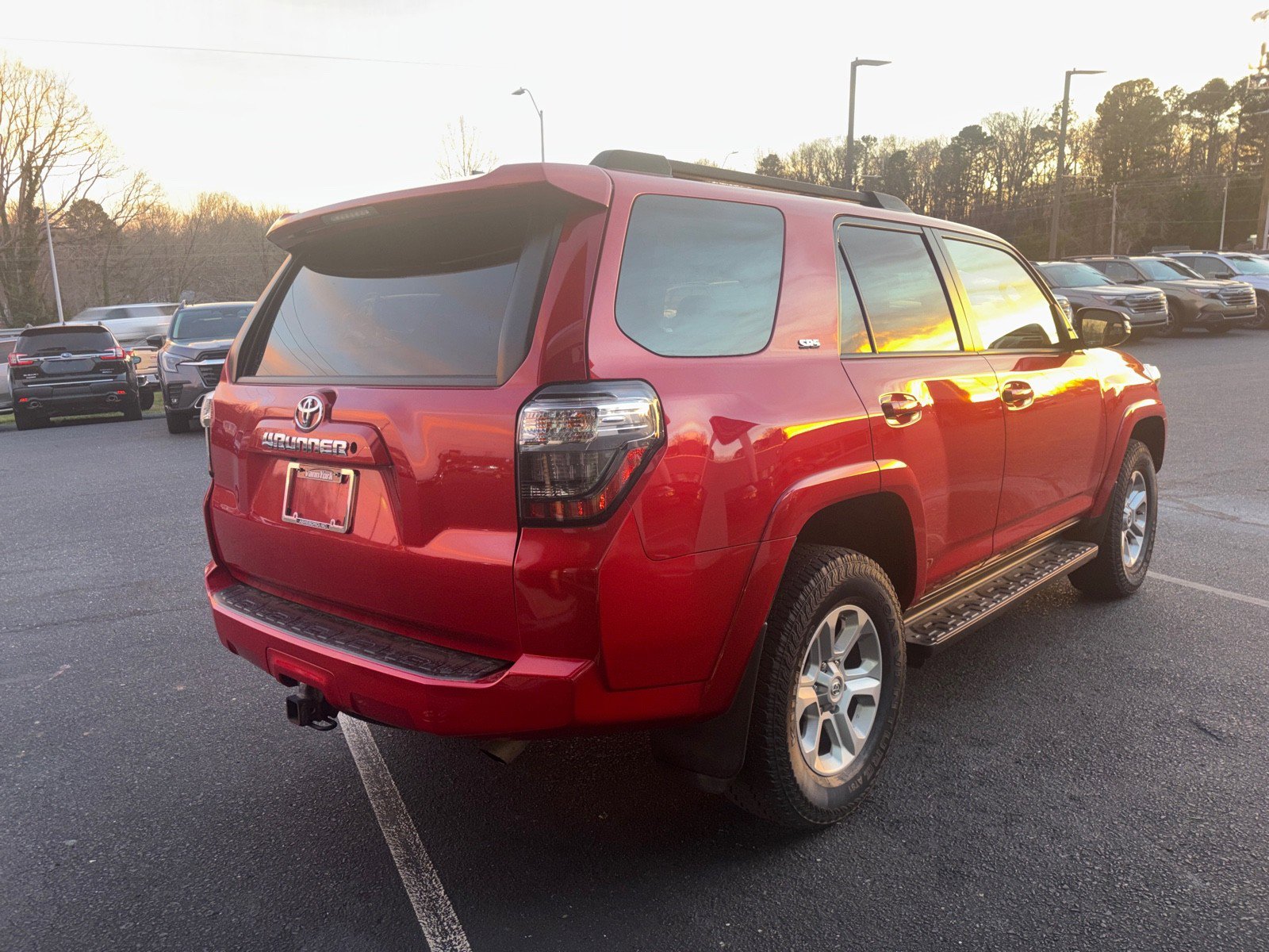 Used 2018 Toyota 4Runner SR5 Premium image 3