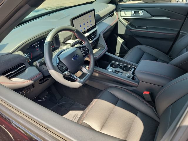 Used 2026 Ford Explorer ST-Line w/ ST-Line Street Pack RWD image 3