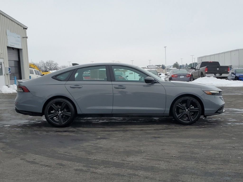 Used 2025 Honda Accord Sport image 8