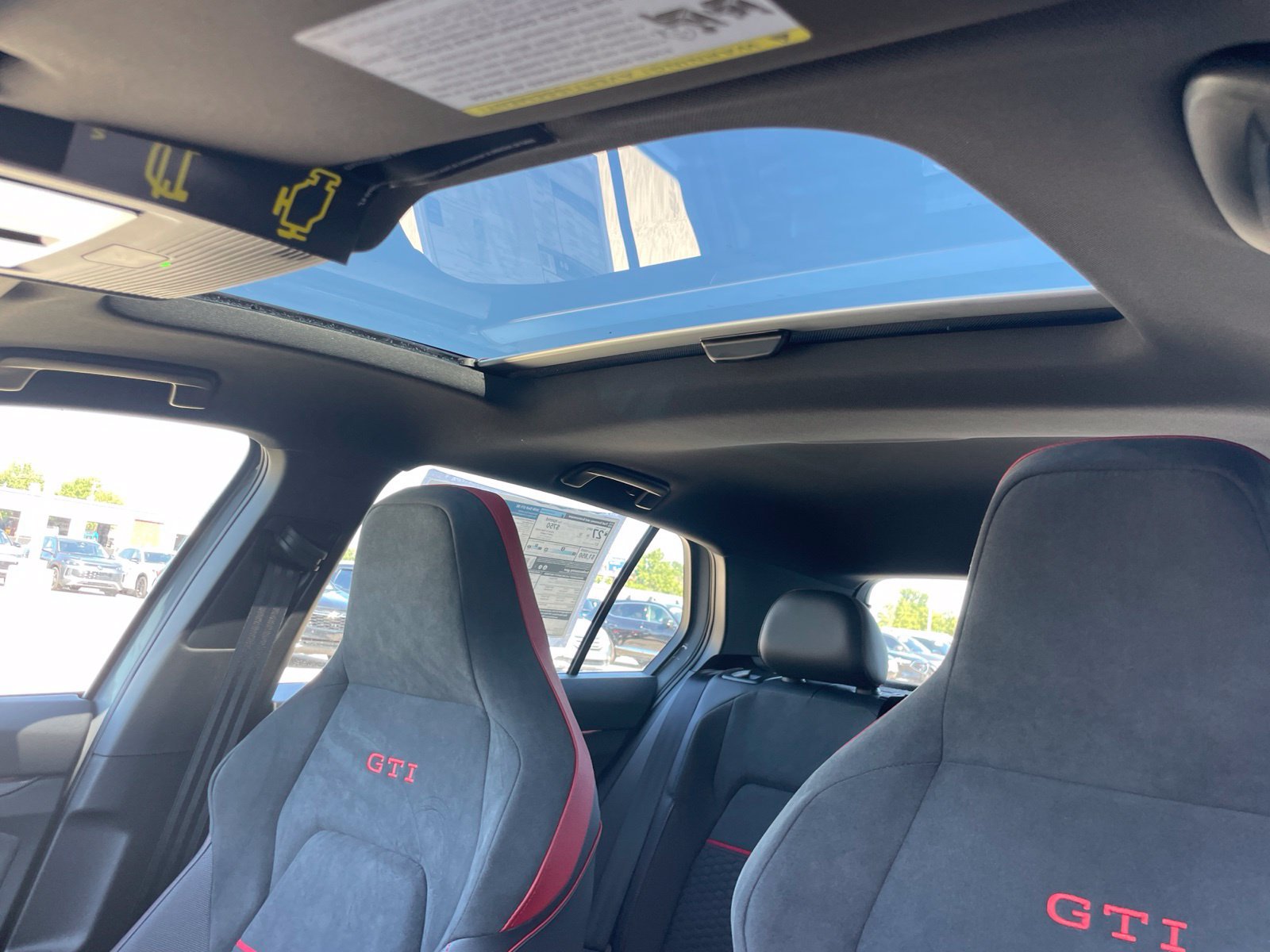New 2026 Volkswagen GTI SE FWD image 18