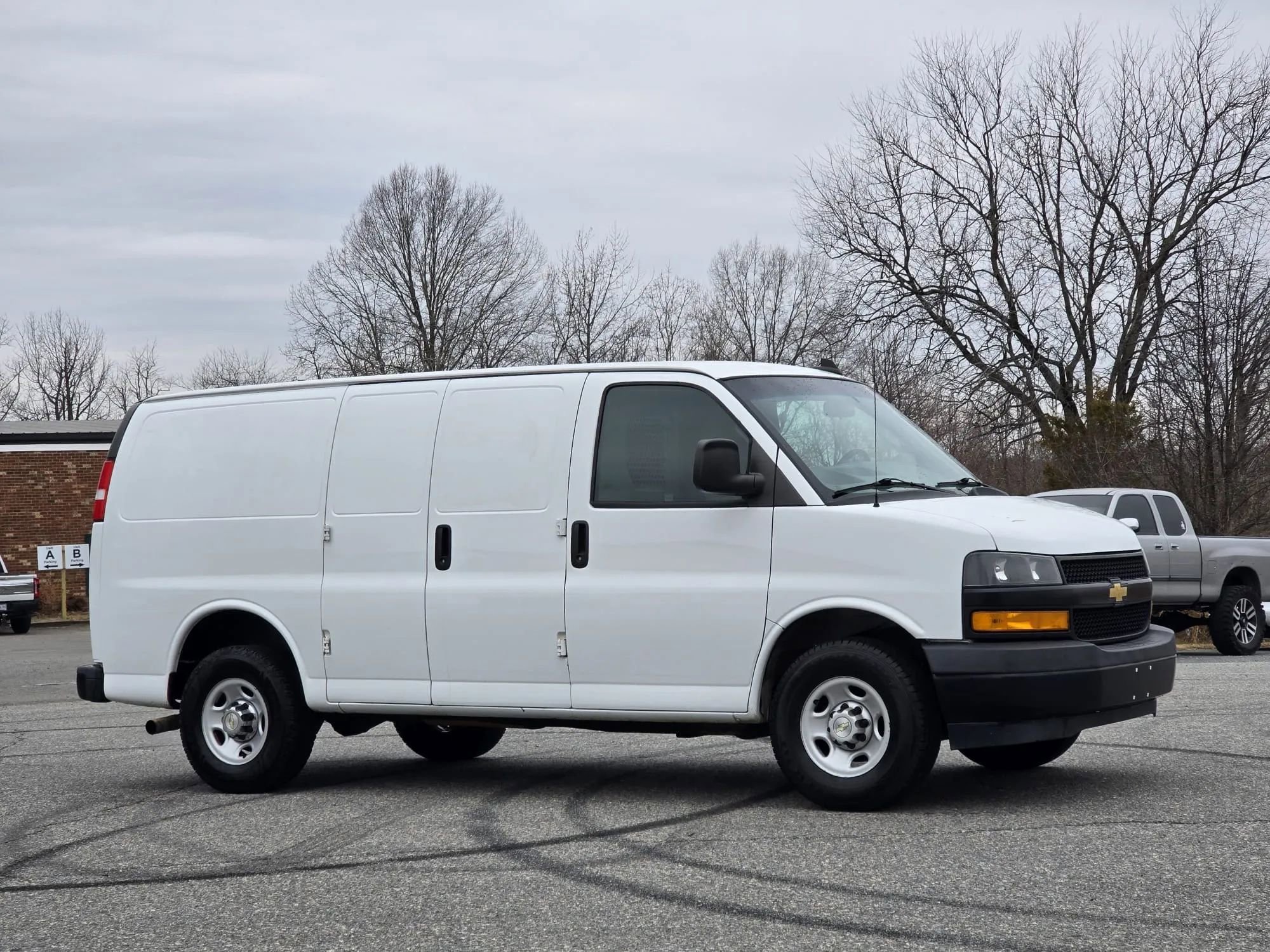 Used 2020 Chevrolet Express 2500 w/ Driver Convenience Package image 11