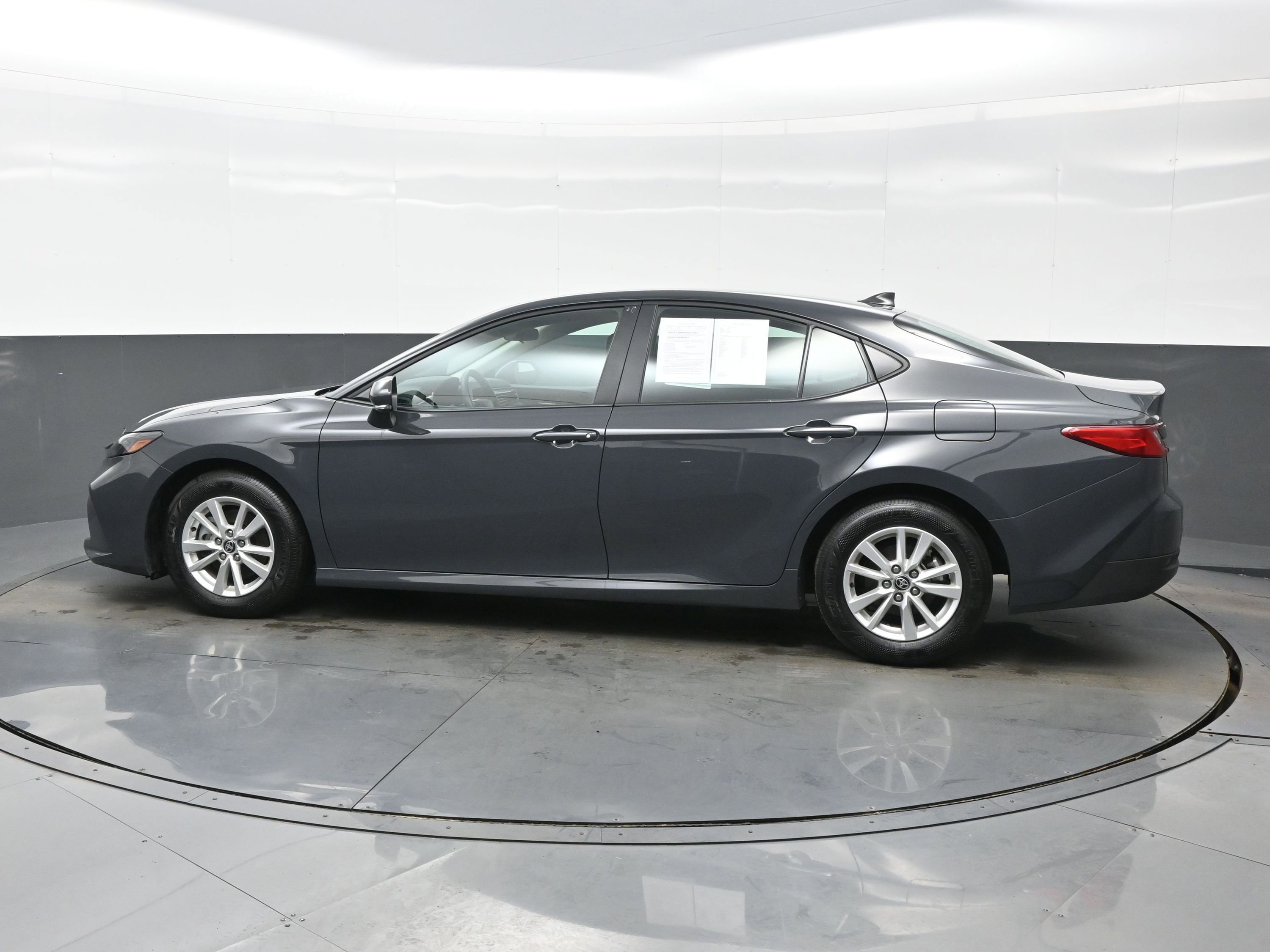 Used 2025 Toyota Camry LE image 3