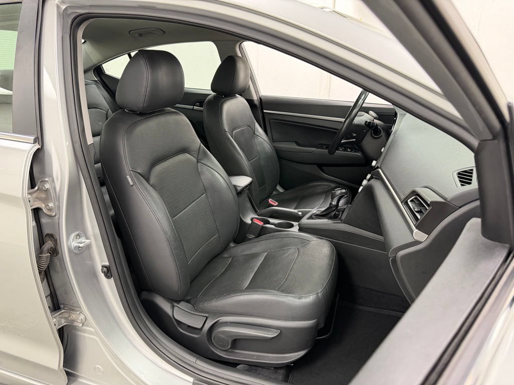 Used 2020 Hyundai Elantra Limited w/ Cargo Package (C1) FWD image 10