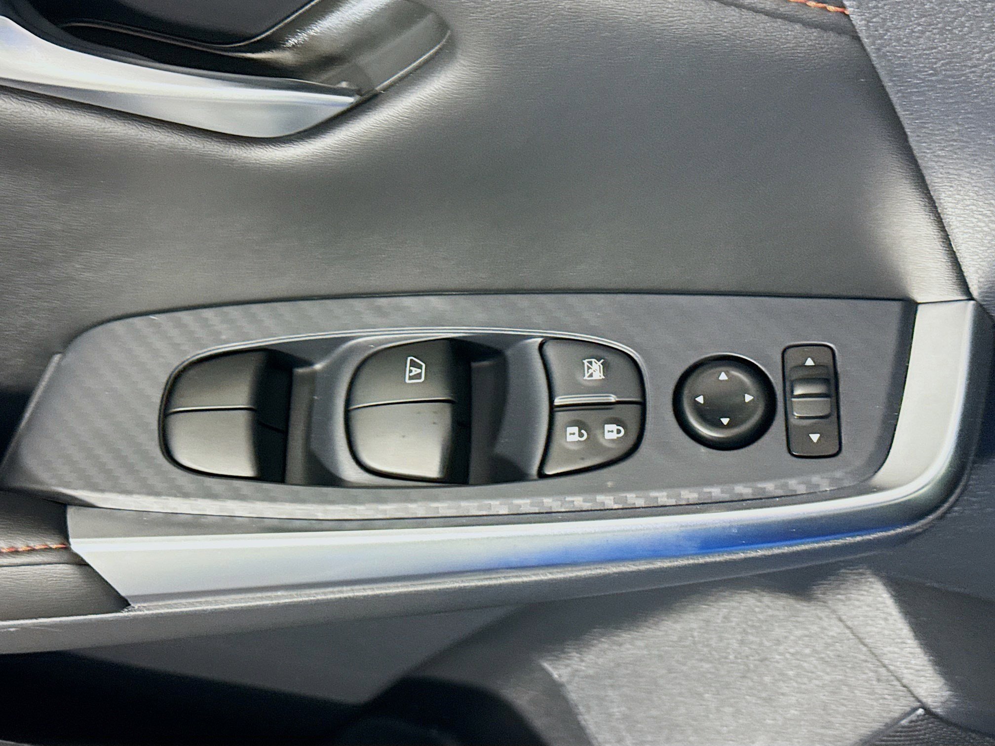 Used 2025 Nissan Sentra SR image 24