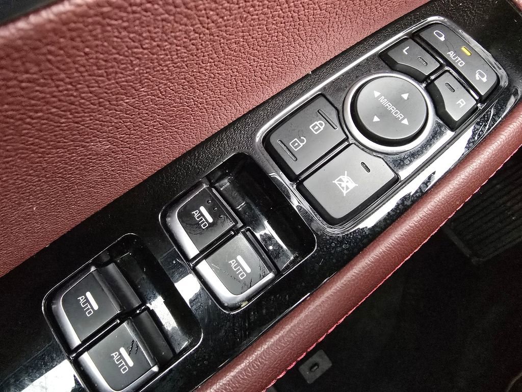 Used 2018 Kia Sorento SX image 24