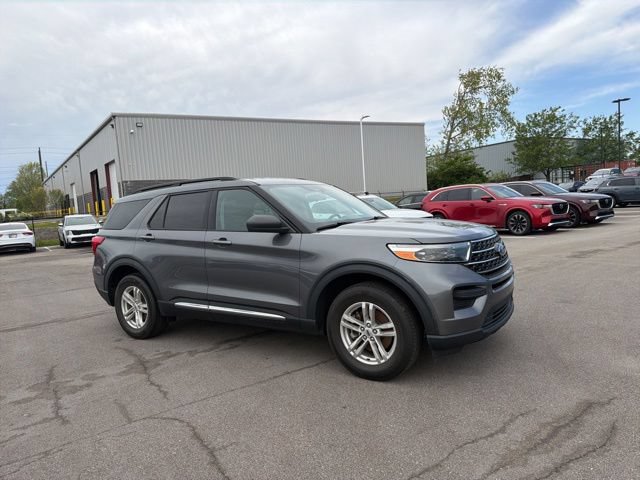 Used 2021 Ford Explorer XLT w/ Class III Trailer Tow Package AWD/4WD image 2