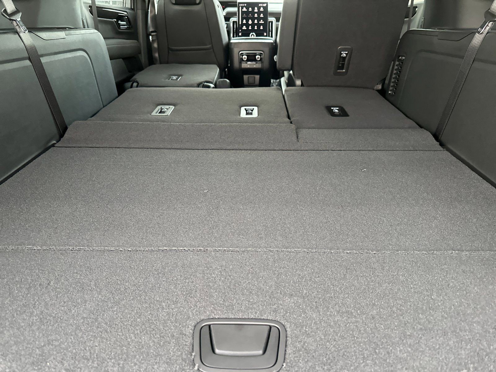 New 2026 GMC Yukon XL Elevation w/ Elevation Premium Package AWD/4WD image 16