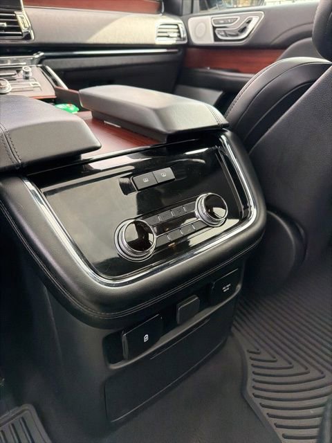 Used 2020 Lincoln Navigator L Reserve w/ Luxury Package image 21