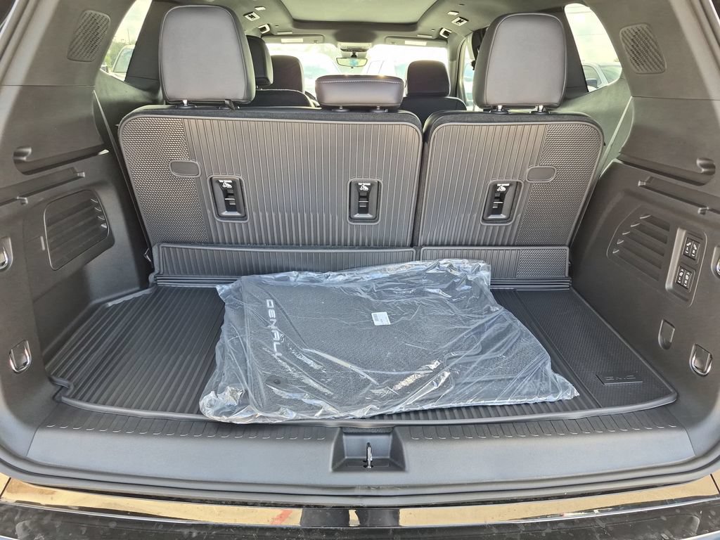 New 2027 GMC Acadia Denali w/ LPO, Floor Liner Package FWD image 42