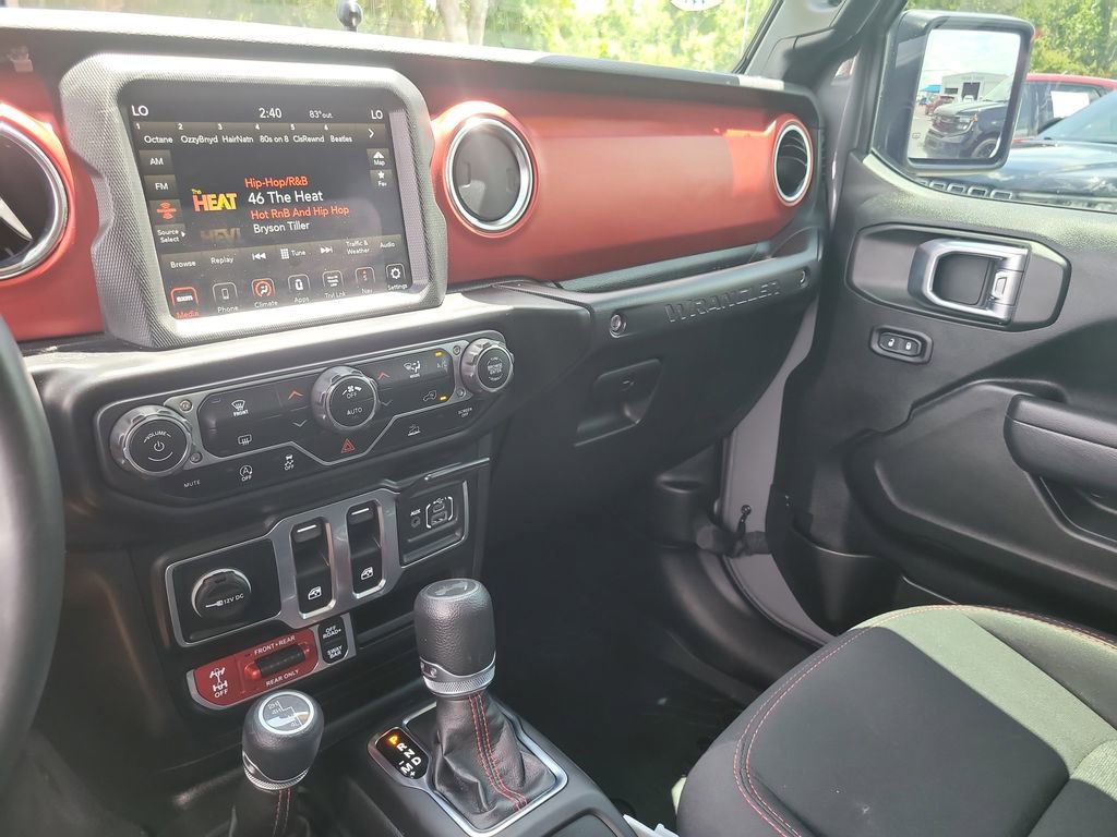 Used 2022 Jeep Wrangler Rubicon AWD/4WD image 13