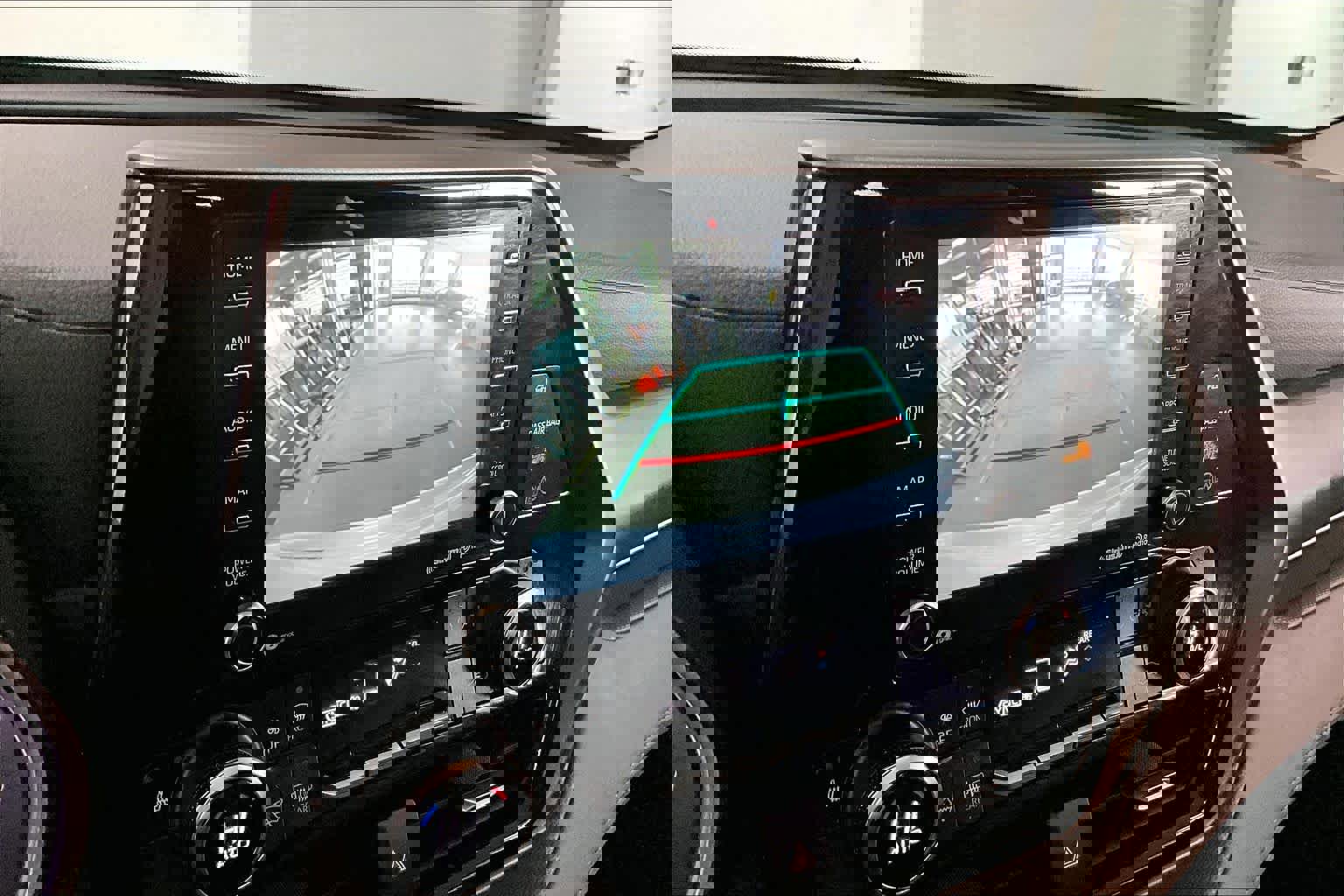 Used 2022 Toyota Highlander XLE image 24