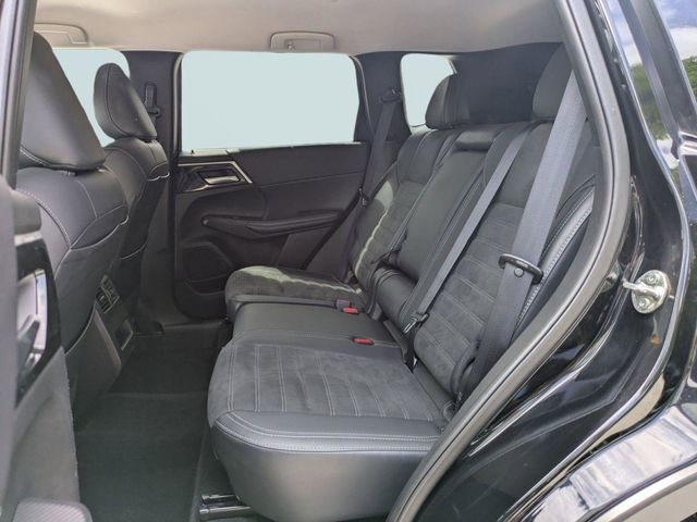 Used 2024 Mitsubishi Outlander SE FWD image 15