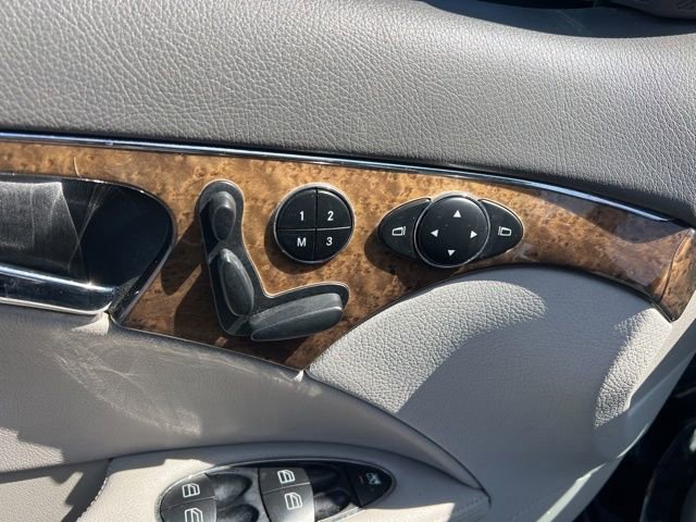 Used 2009 Mercedes-Benz E 350 4MATIC Sedan image 25