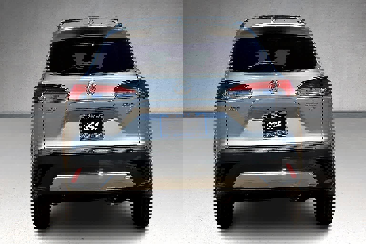 Used 2022 Toyota Corolla Cross LE image 5