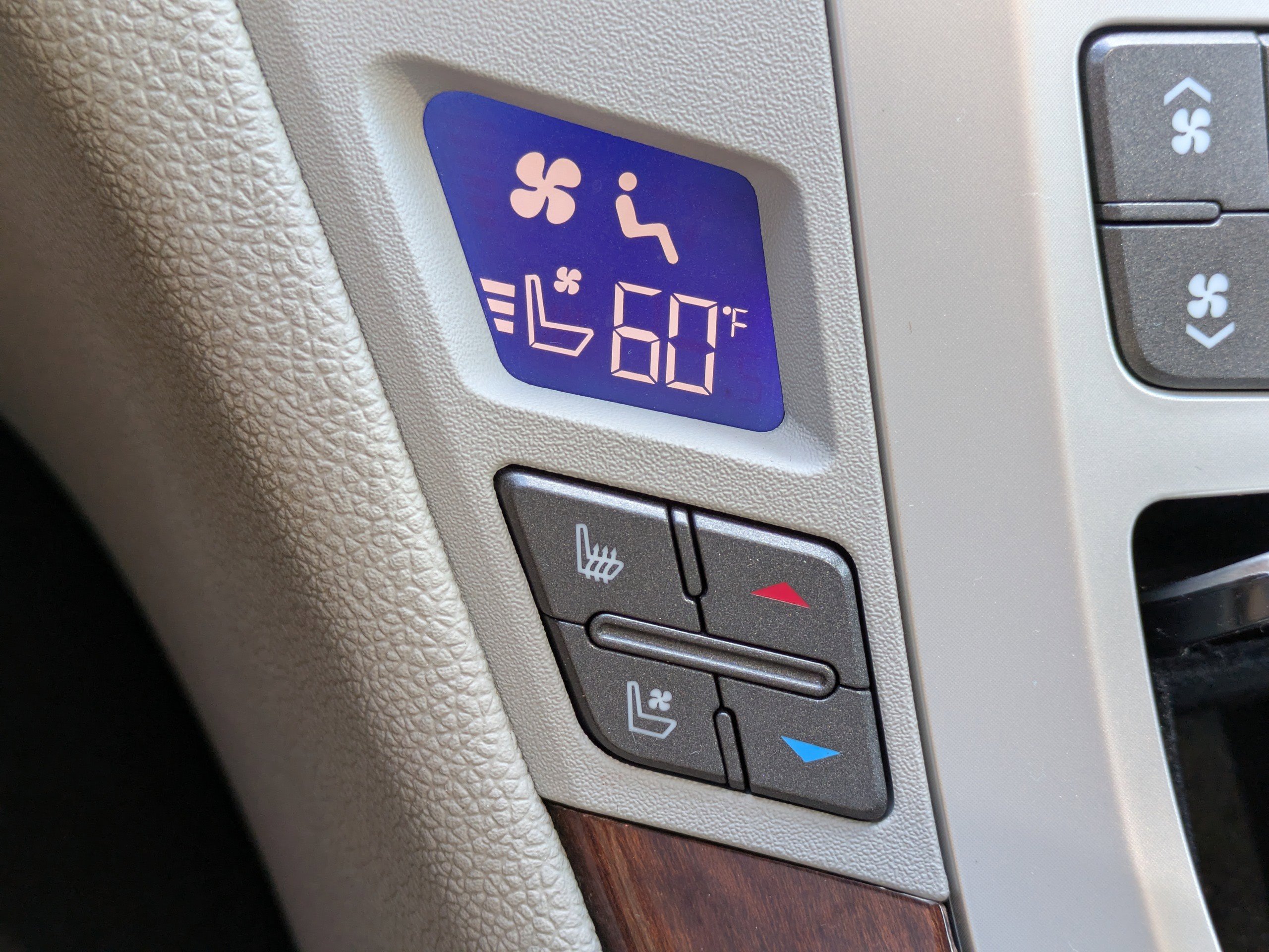 Used 2010 Cadillac CTS Premium image 23