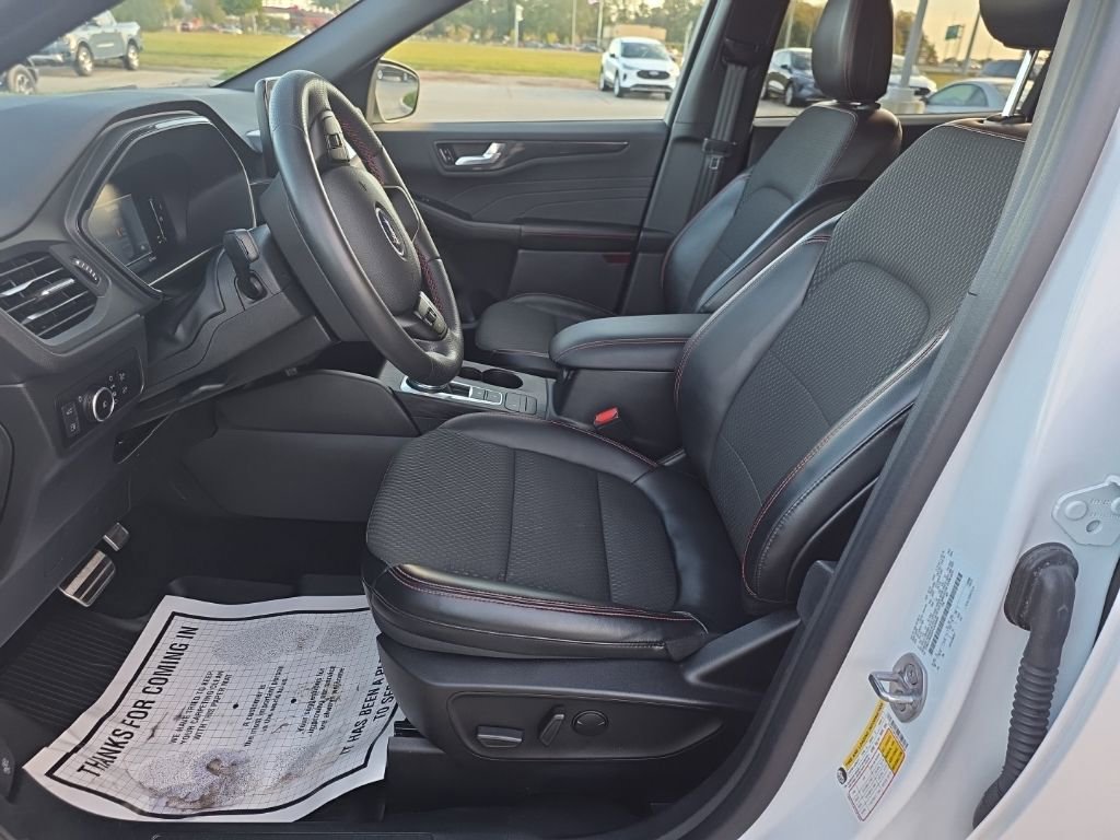 Used 2023 Ford Escape ST-Line Select image 25