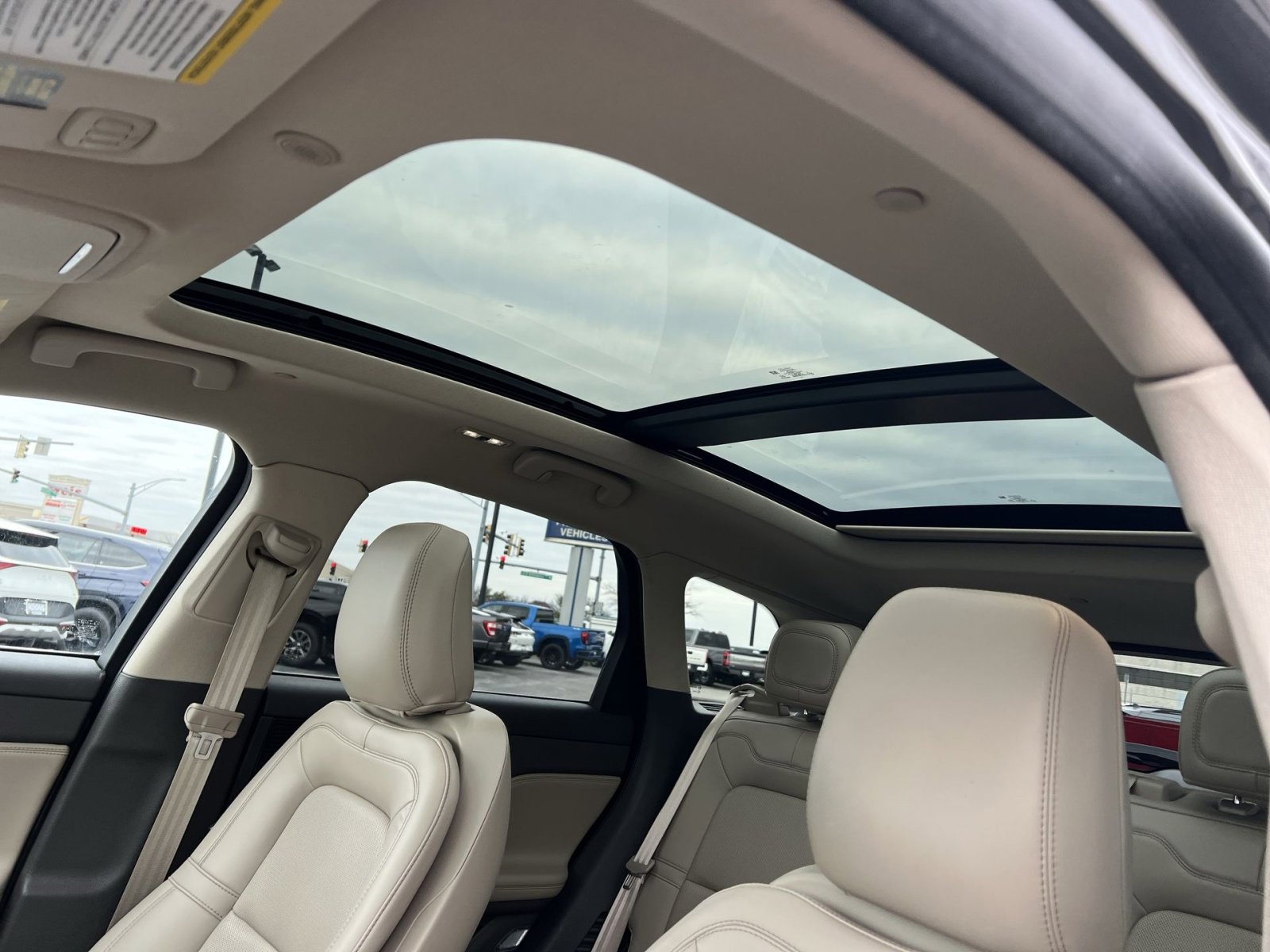 Used 2022 Lincoln Corsair Reserve w/ Equipment Group 201A image 23