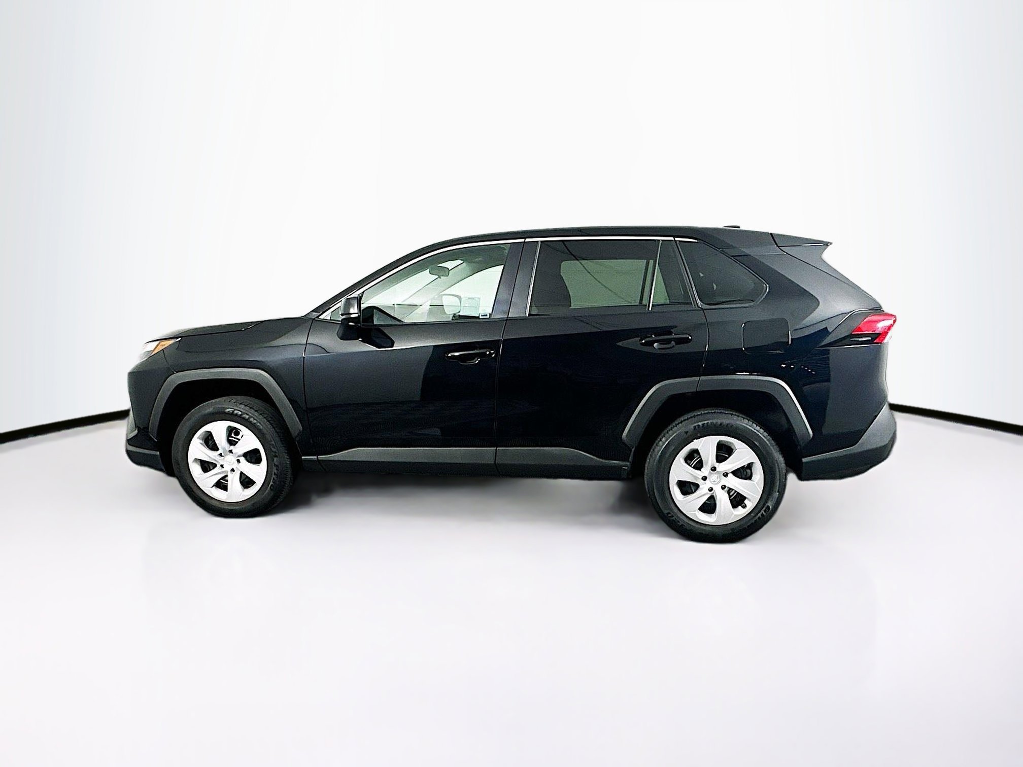 Used 2025 Toyota RAV4 LE image 4