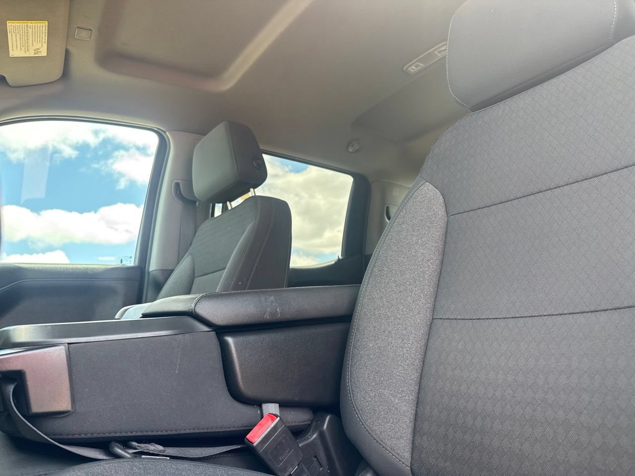 Used 2022 Chevrolet Silverado 1500 LT AWD/4WD image 37