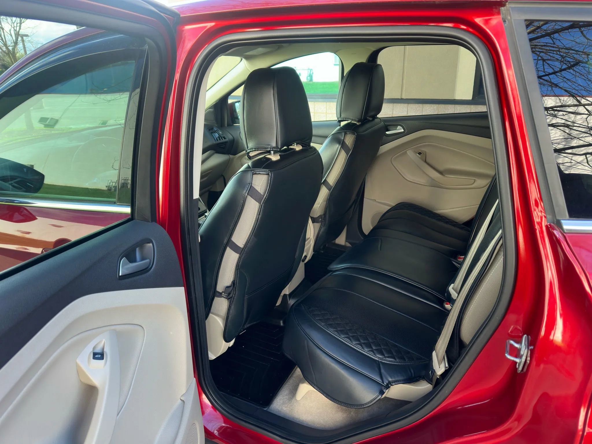 Used 2015 Ford Escape SE image 11