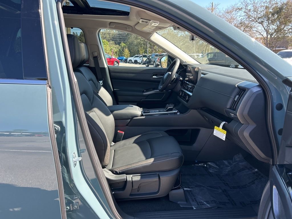 New 2026 Nissan Pathfinder SL w/ SL Premium Package image 42