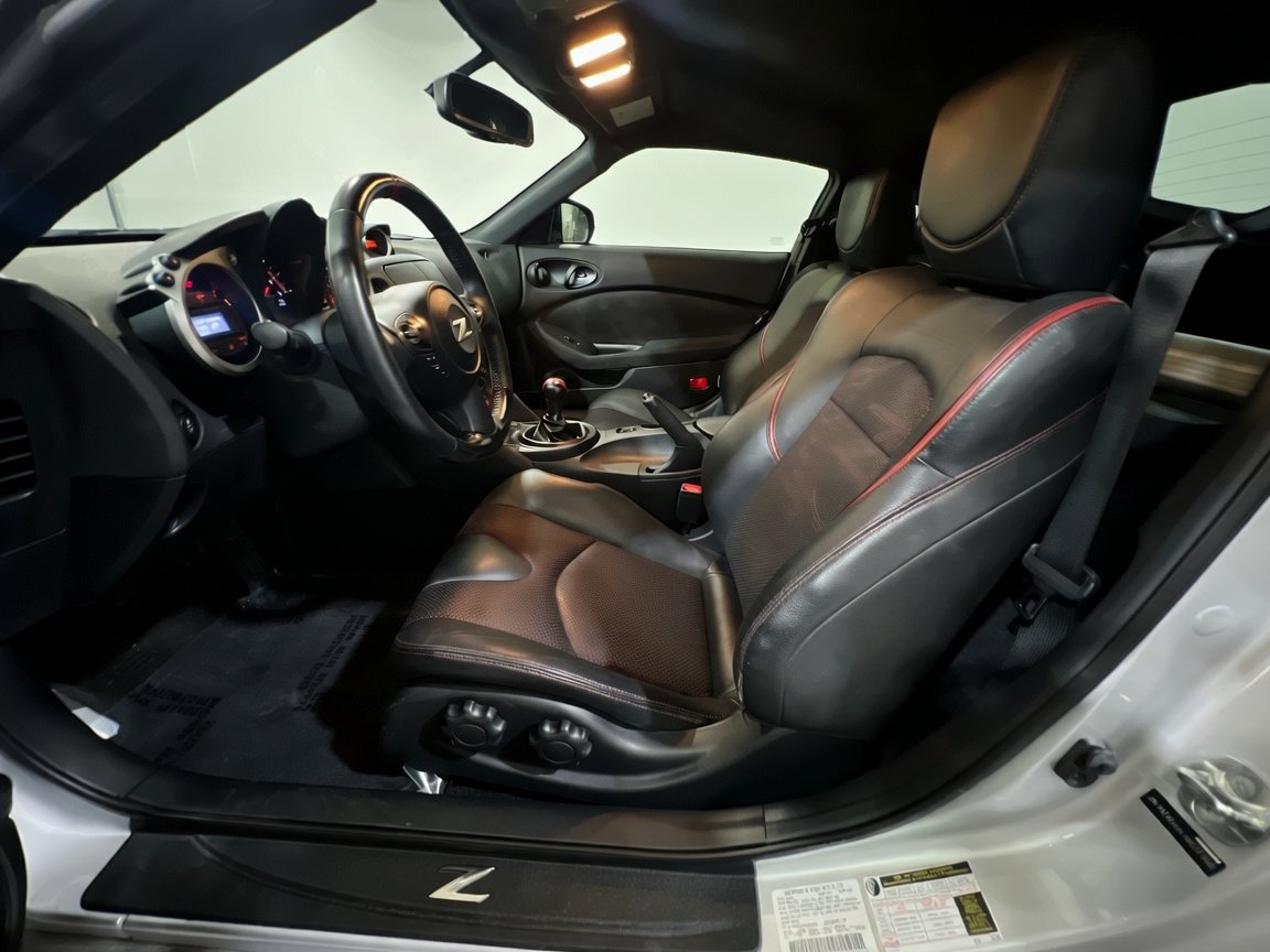 Used 2020 Nissan 370Z Coupe RWD image 15