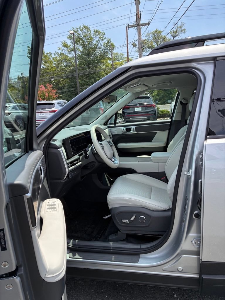 Used 2025 Hyundai Santa Fe SEL AWD/4WD image 26
