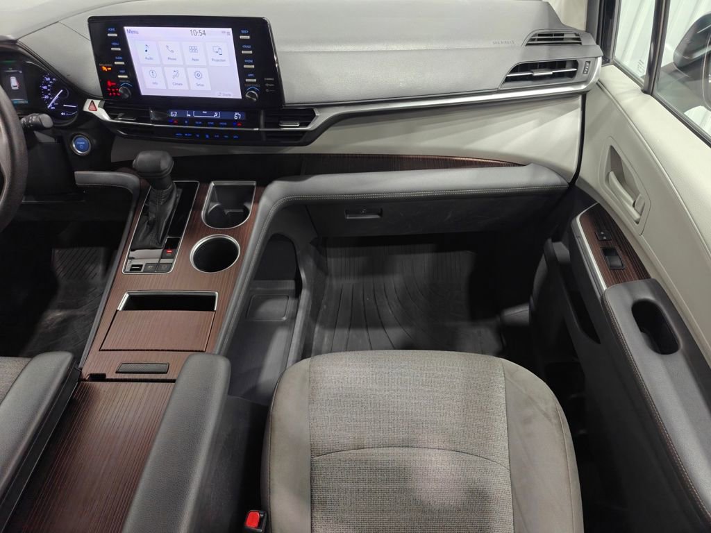 Used 2021 Toyota Sienna LE FWD image 23