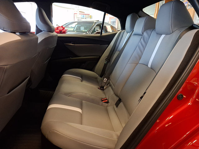Used 2026 Toyota Camry SE FWD image 9