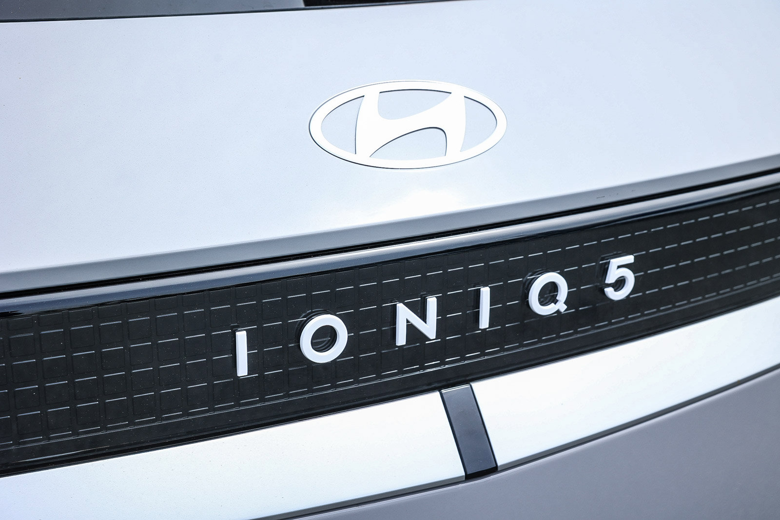 Used 2025 Hyundai Ioniq 5 SE image 9