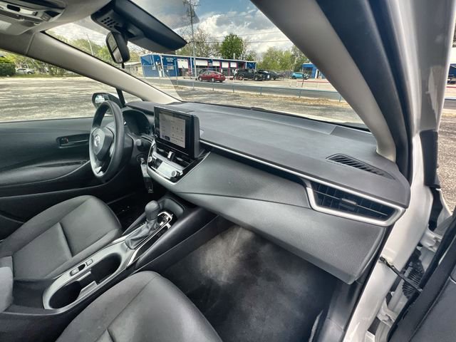Used 2025 Toyota Corolla LE FWD image 27