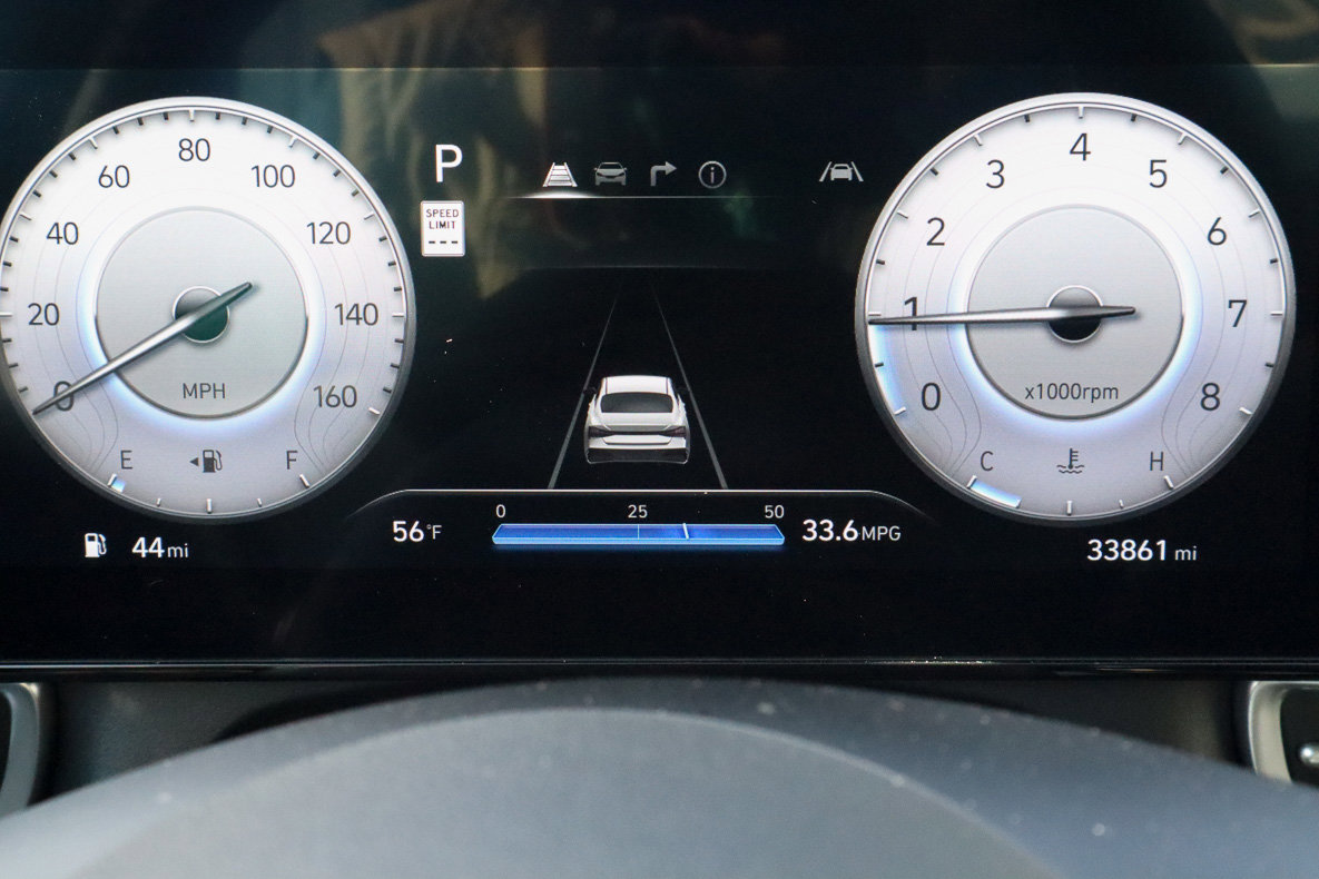 Used 2025 Hyundai Elantra SEL FWD image 28