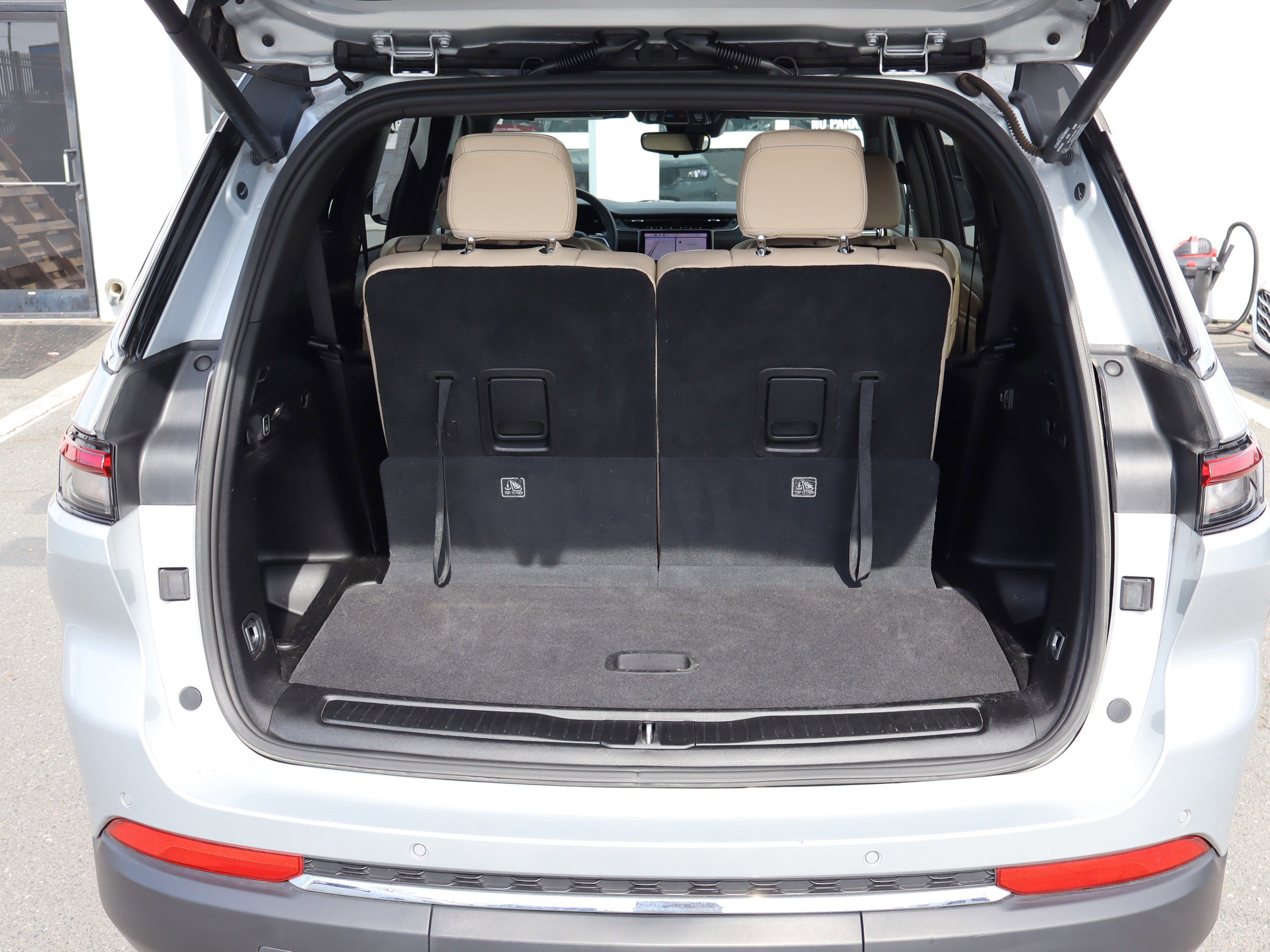 Used 2023 Jeep Grand Cherokee L Limited image 34