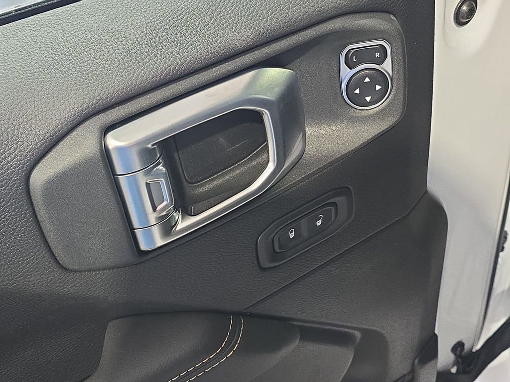 New 2026 Jeep Wrangler Sahara AWD/4WD image 19