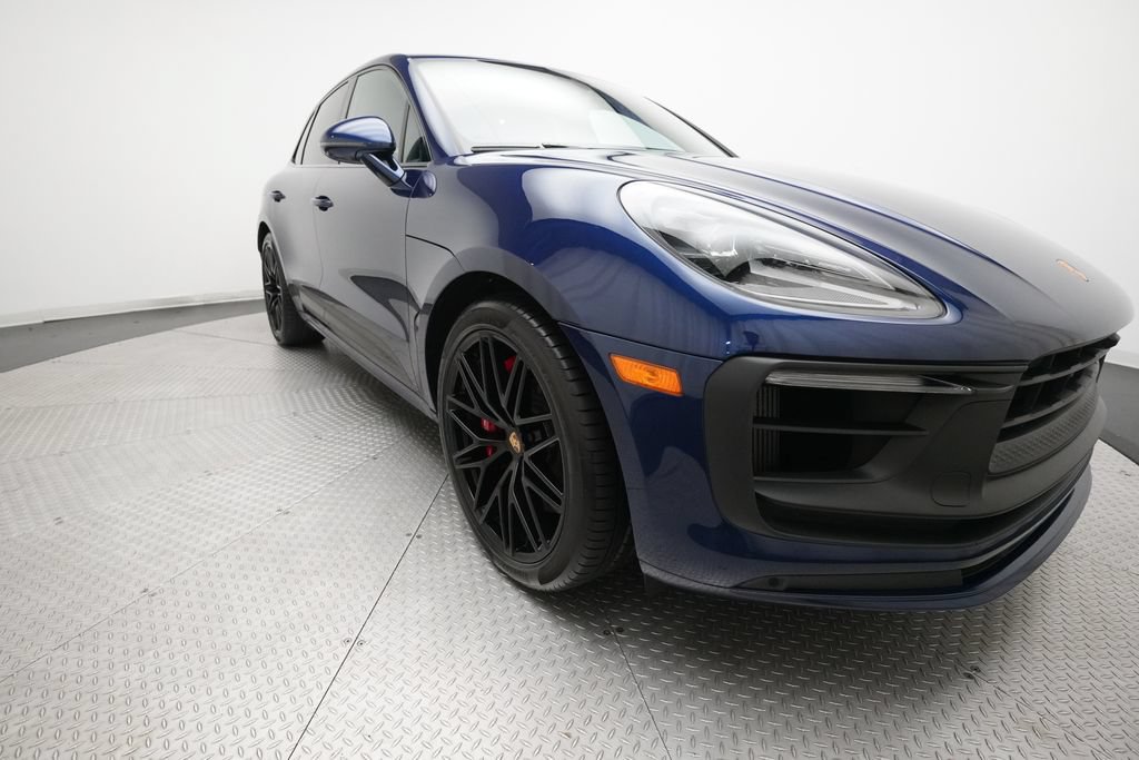 Certified 2022 Porsche Macan GTS w/ Premium Package Plus AWD/4WD image 3