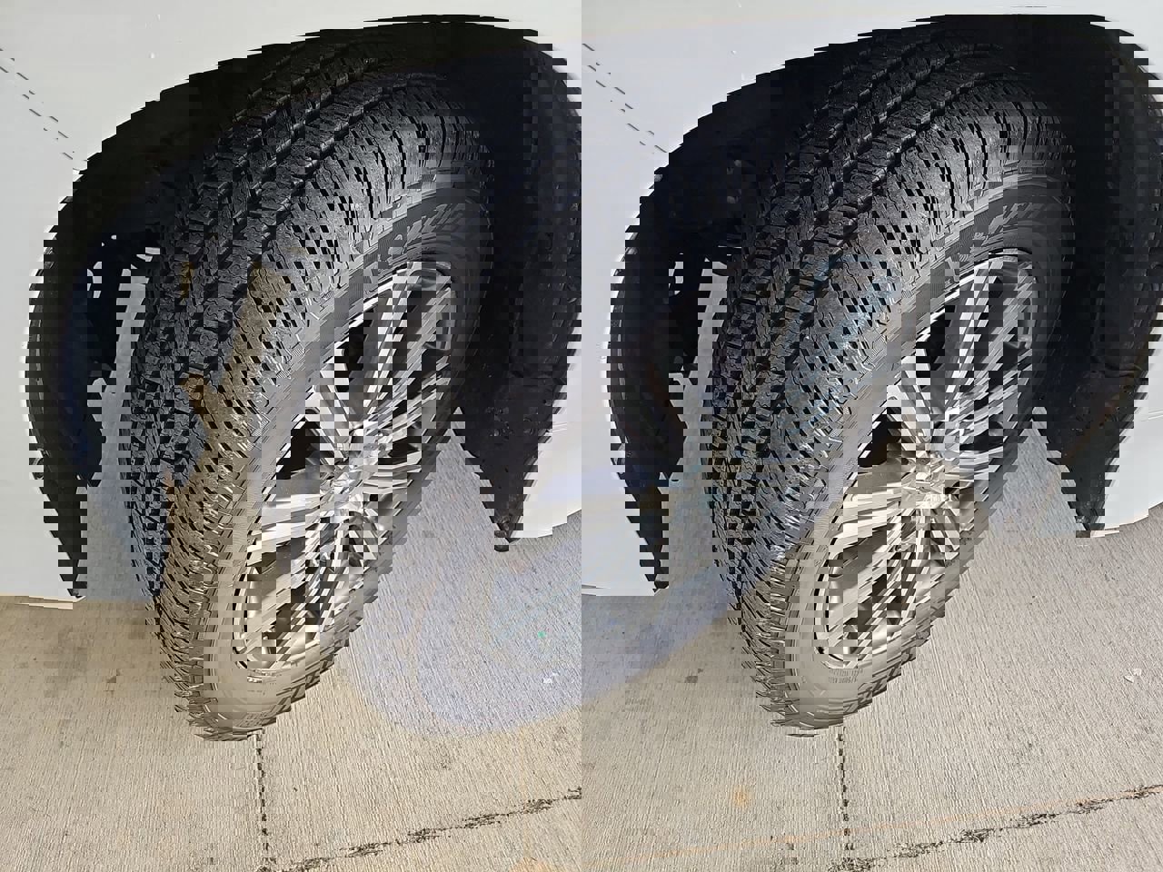 Used 2016 Lexus LX 570 4WD w/ Luxury Package image 37