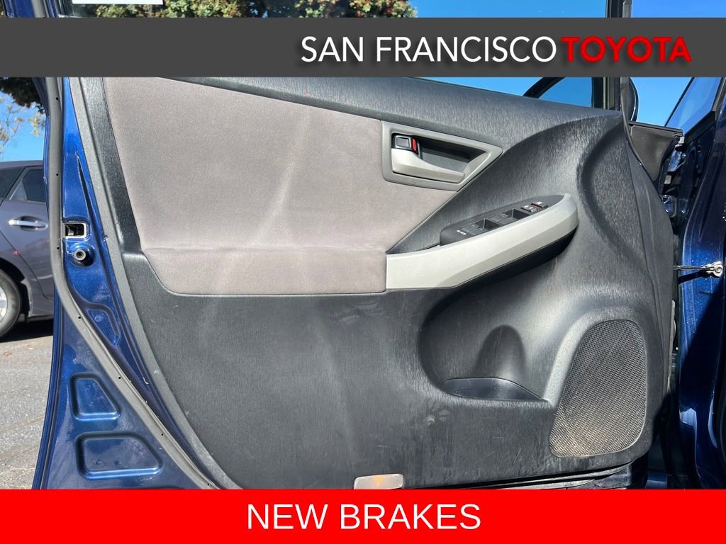 Used 2014 Toyota Prius Two image 32