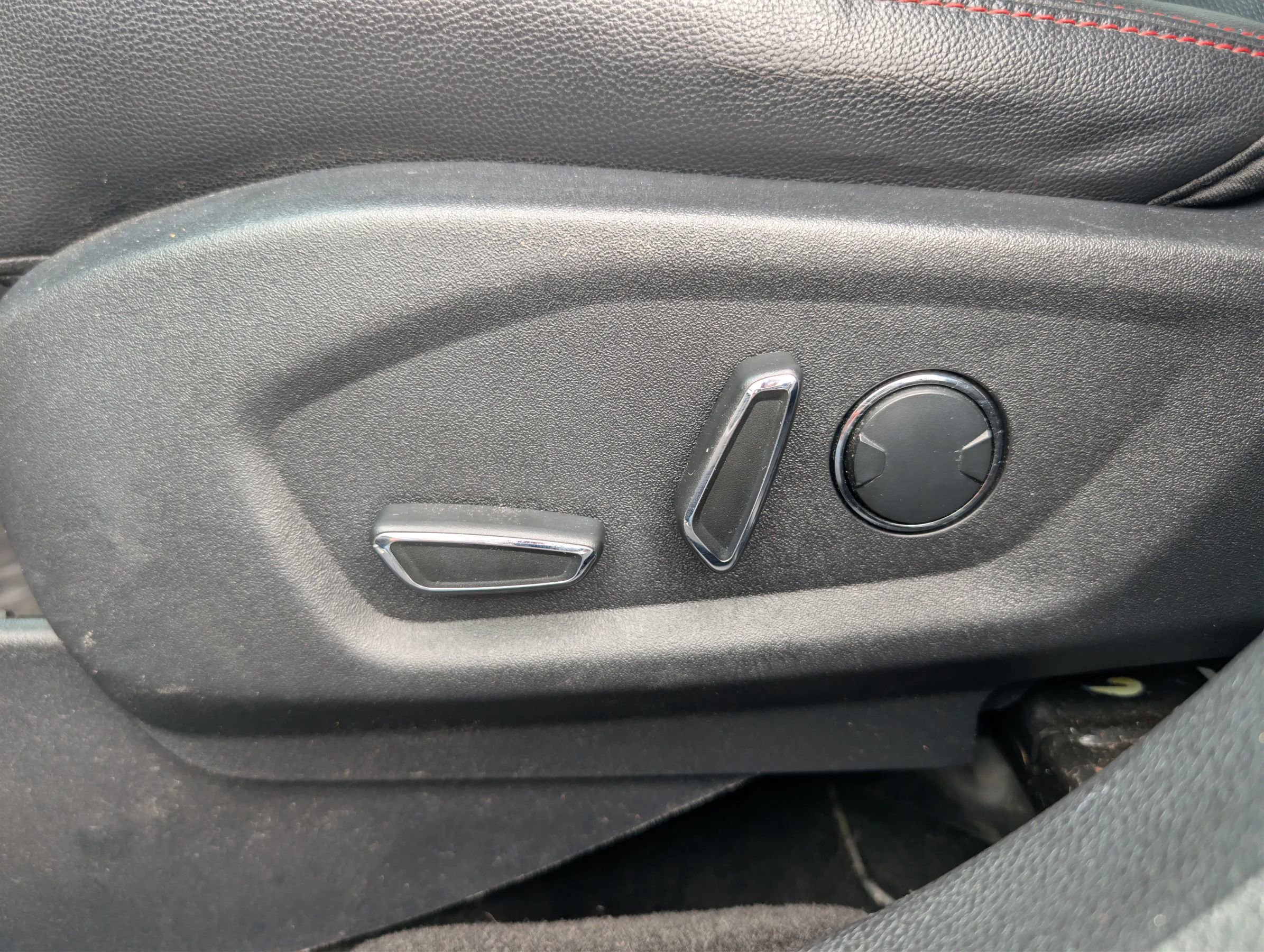 Used 2016 Ford Explorer Sport w/ Equipment Group 401A image 14