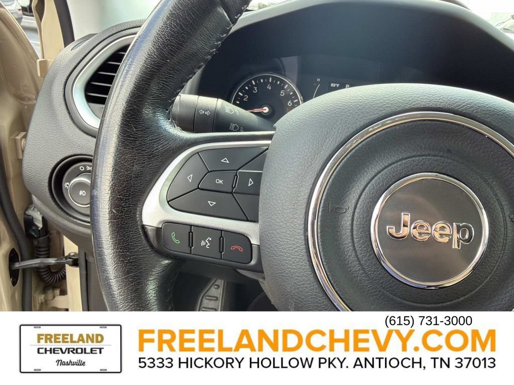 Used 2016 Jeep Renegade Latitude FWD image 26