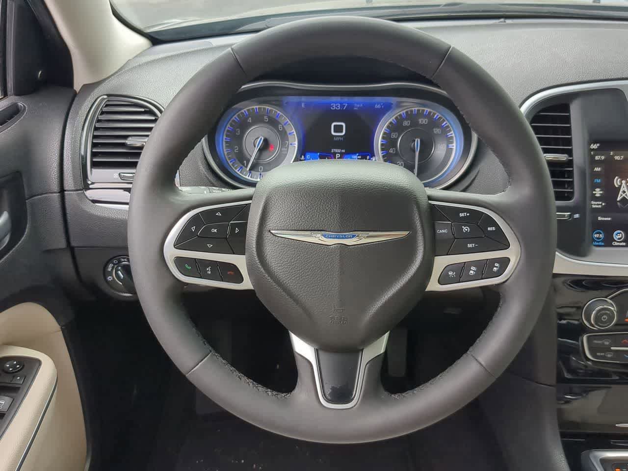 Used 2023 Chrysler 300 Touring w/ Safetytec Plus Group RWD image 22