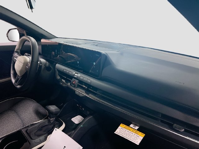 New 2025 Kia K4 EX w/ GT-Line Sunroof Package FWD image 30