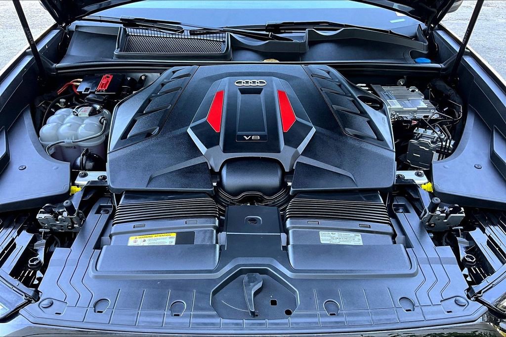 Used 2024 Audi SQ8 Premium Plus AWD/4WD image 30