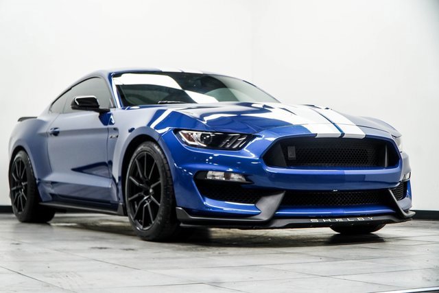 Used 2017 Ford Mustang Shelby GT350 image 3