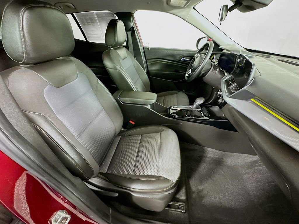 Used 2024 Chevrolet Trax LT w/ Driver Confidence Package image 34