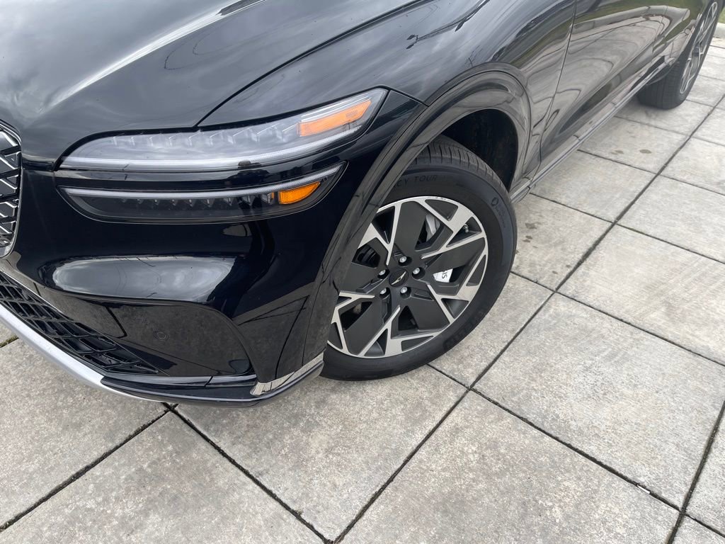 Used 2026 Genesis Electrified GV70 AWD/4WD image 2