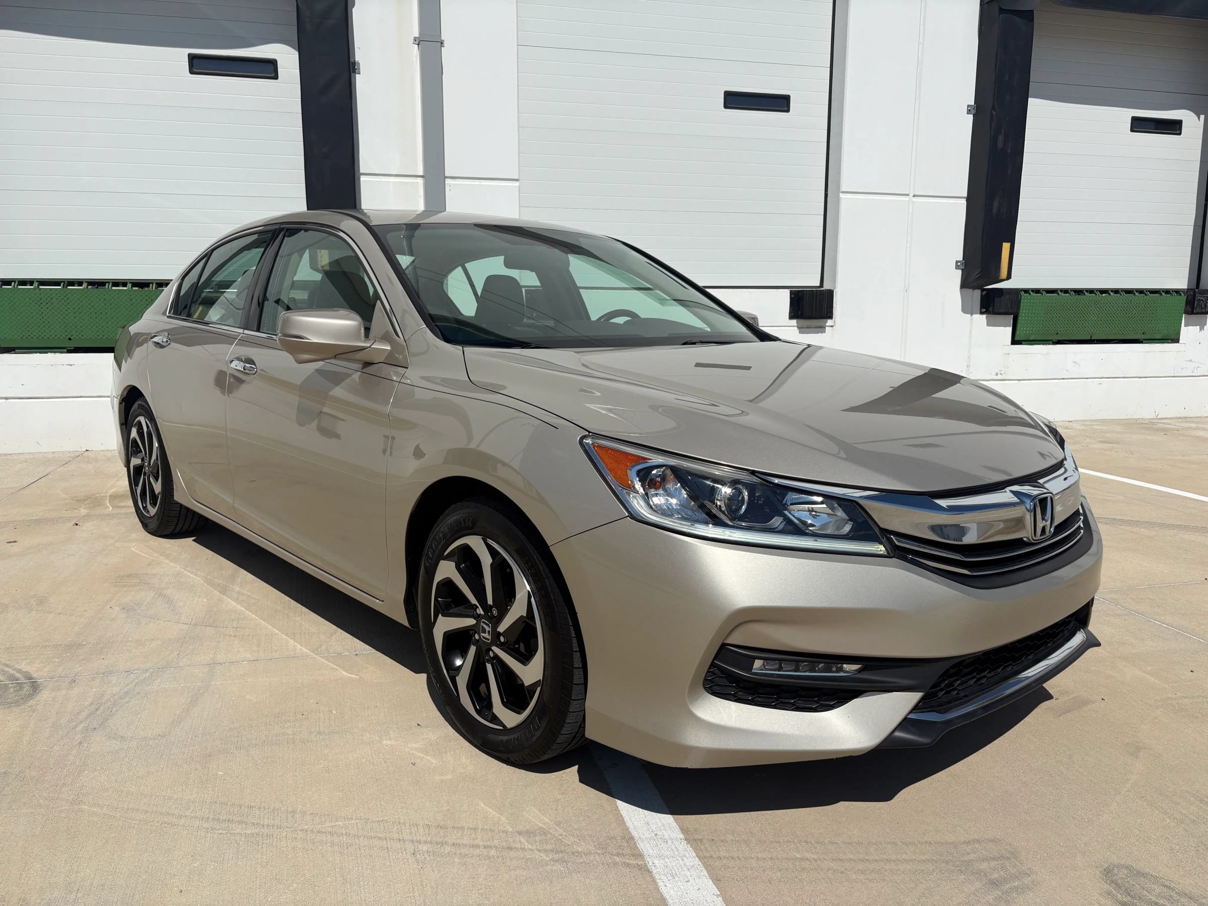 Used 2017 Honda Accord EX-L image 1