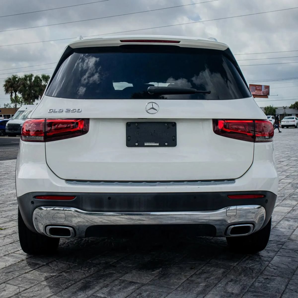Used 2020 Mercedes-Benz GLB 250 w/ Premium Package image 6
